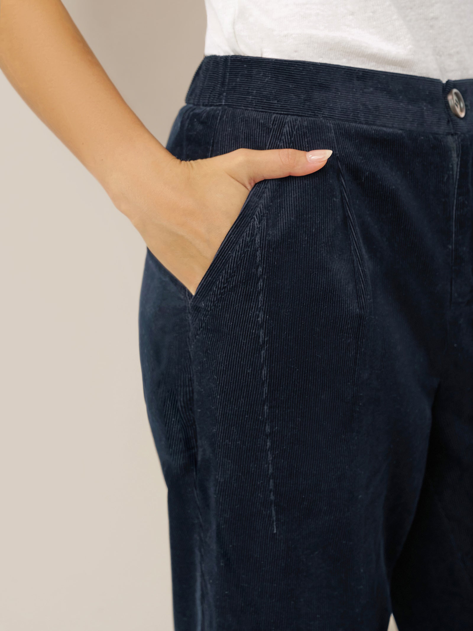 Cotton Elastic Waist Tapered Pants NIKKI Cotton Elastic Waist Tapered Pants NIKKI