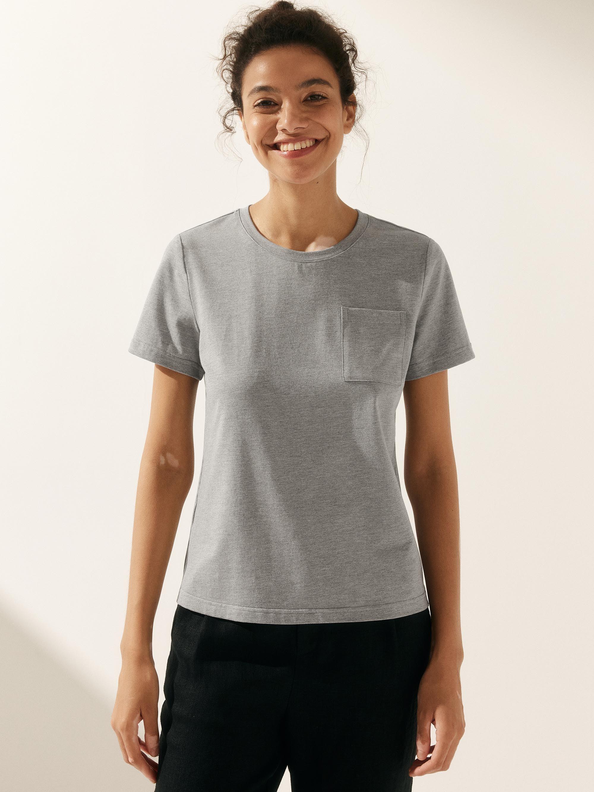 Stretch-Knit Bamboo Classic Basic Tee BELLE Stretch-Knit Bamboo Classic Basic Tee BELLE