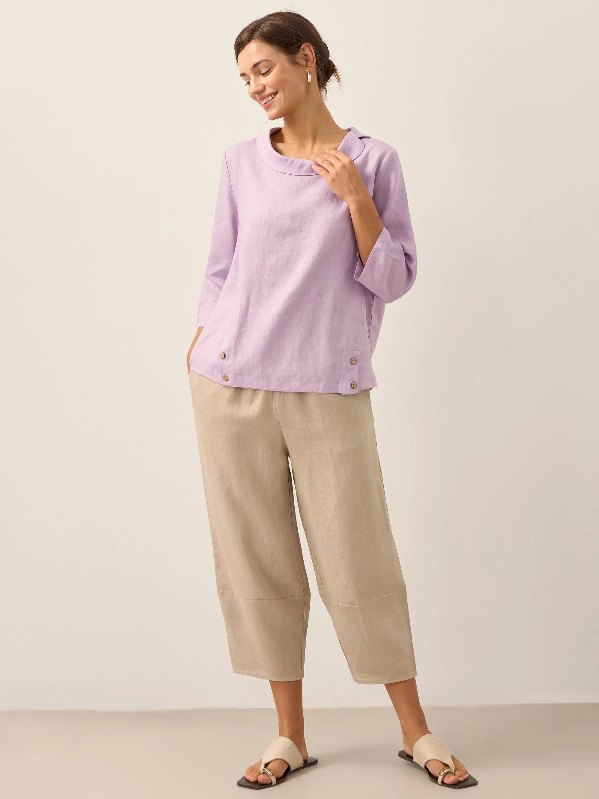Linen Gingham Checked Round Soft-Fold Collar Top LAURA Linen Gingham Checked Round Soft-Fold Collar Top LAURA