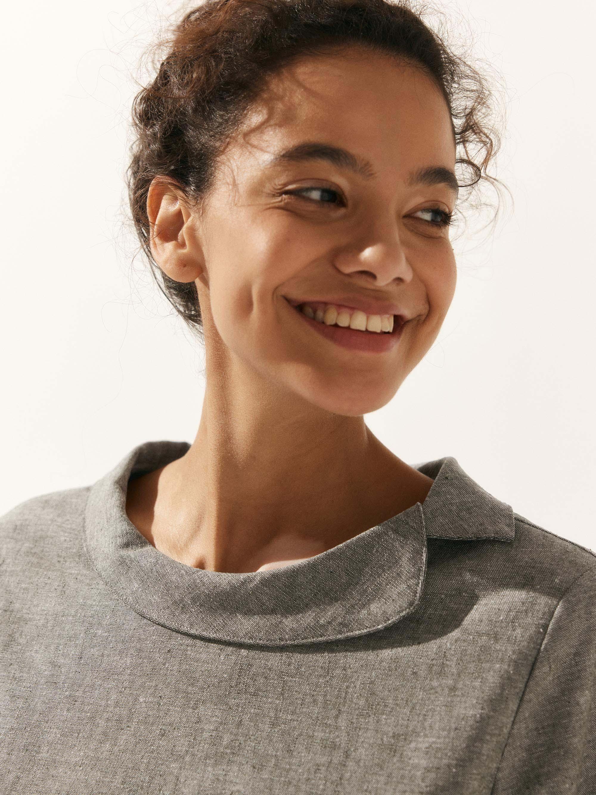 Linen Gingham Checked Round Soft-Fold Collar Top LAURA Linen Gingham Checked Round Soft-Fold Collar Top LAURA