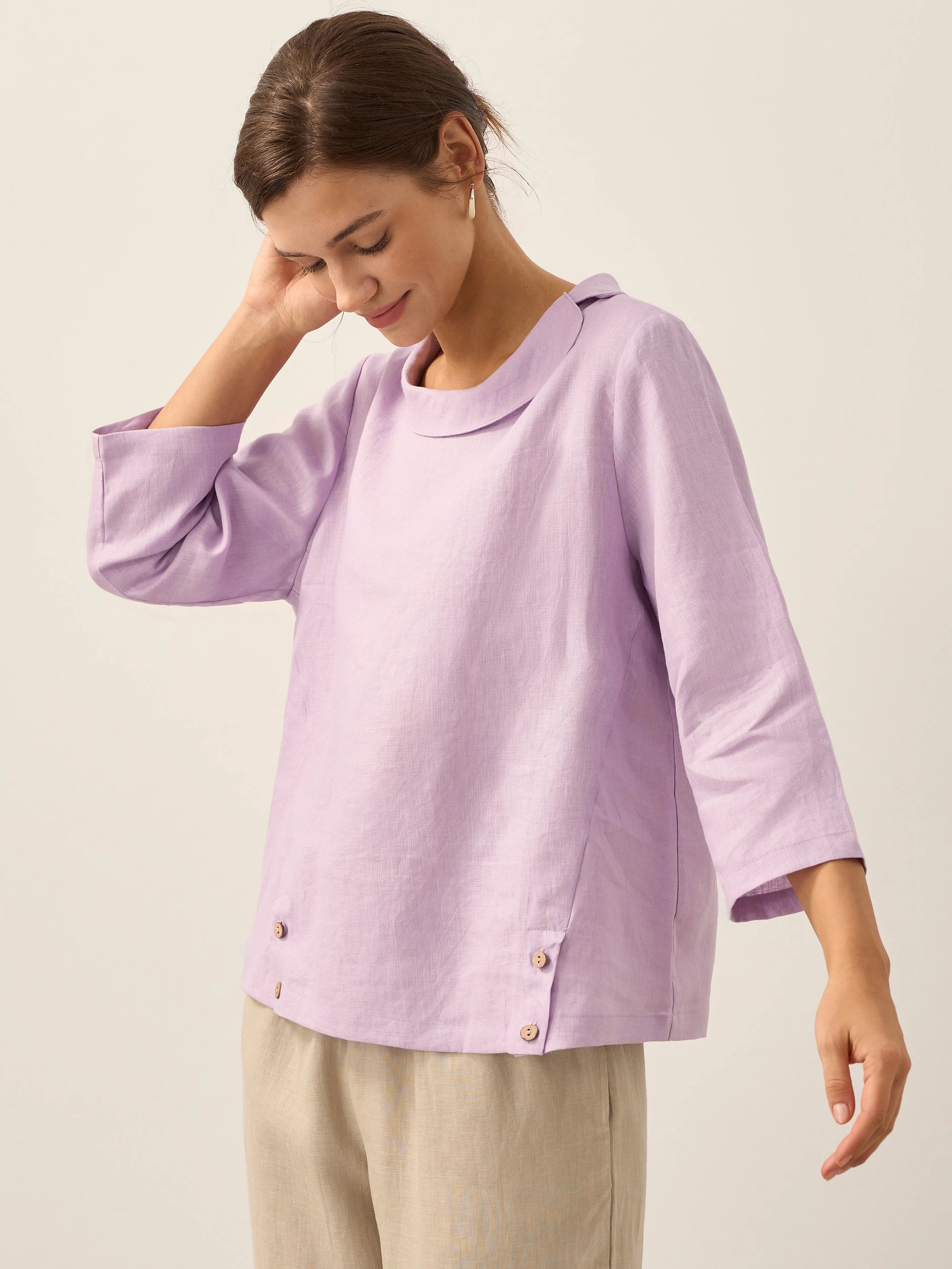 Linen Gingham Checked Round Soft-Fold Collar Top LAURA Linen Gingham Checked Round Soft-Fold Collar Top LAURA