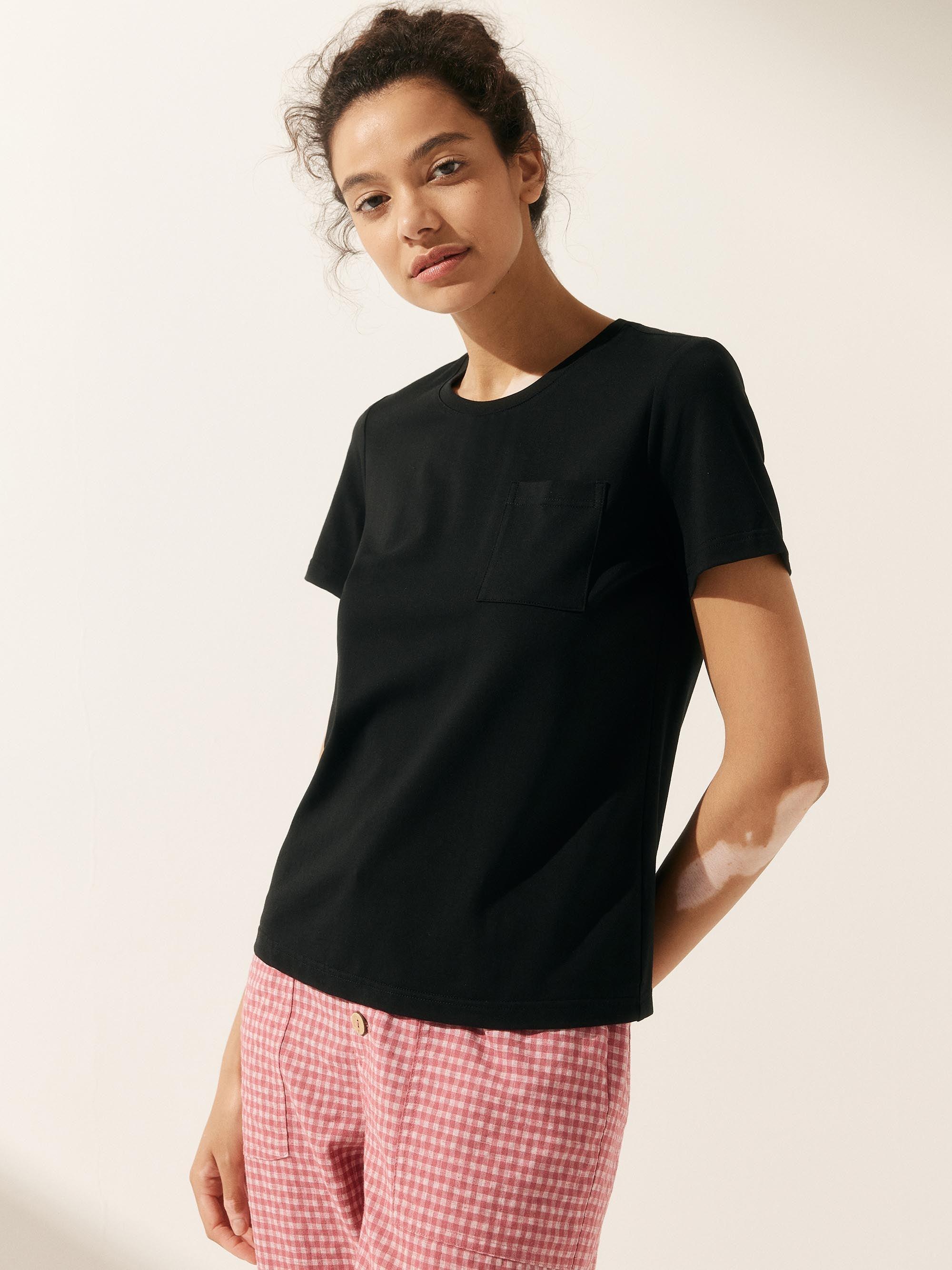 Stretch-Knit Bamboo Classic Basic Tee BELLE Stretch-Knit Bamboo Classic Basic Tee BELLE