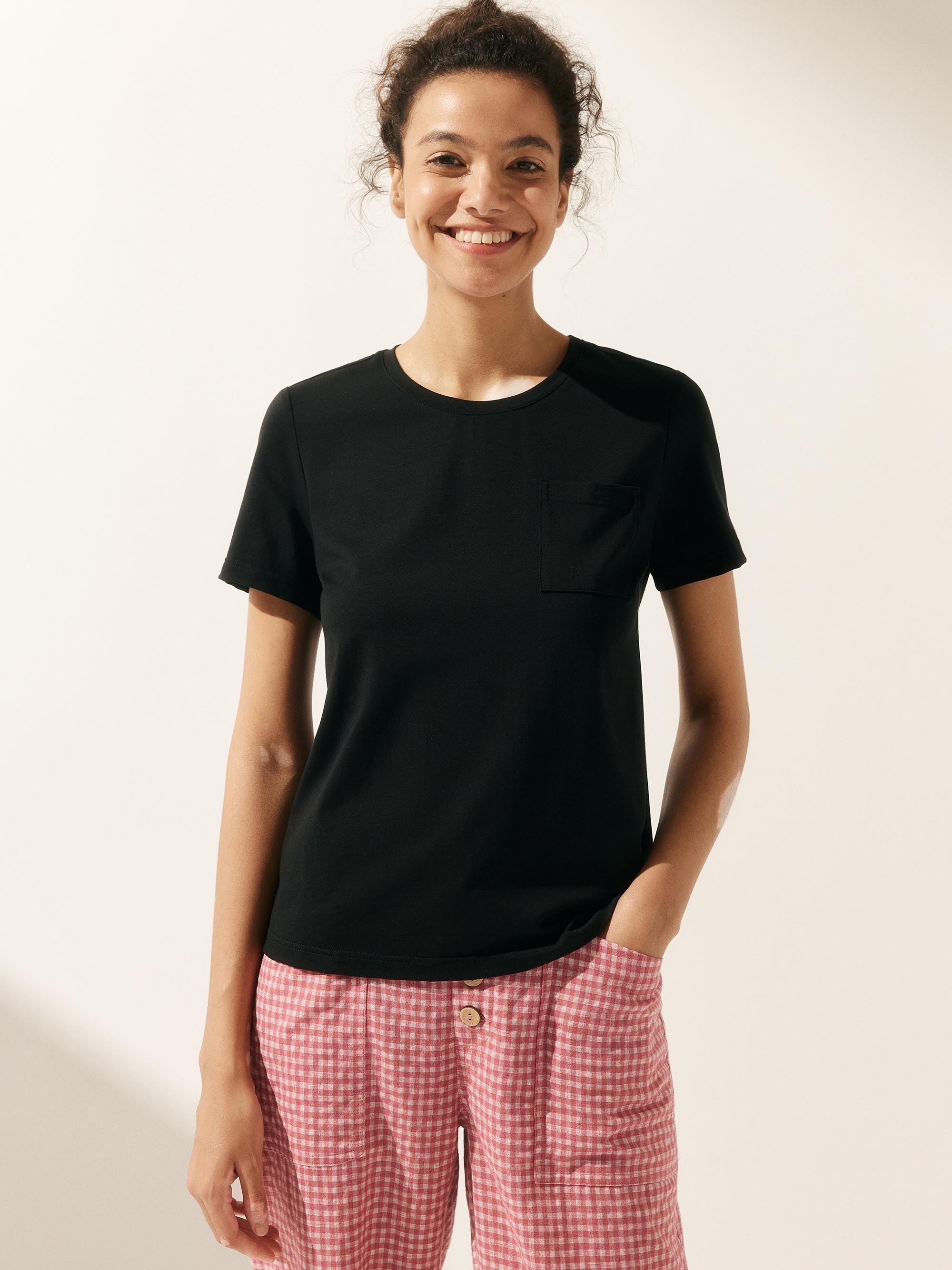 Stretch-Knit Bamboo Classic Basic Tee BELLE Stretch-Knit Bamboo Classic Basic Tee BELLE