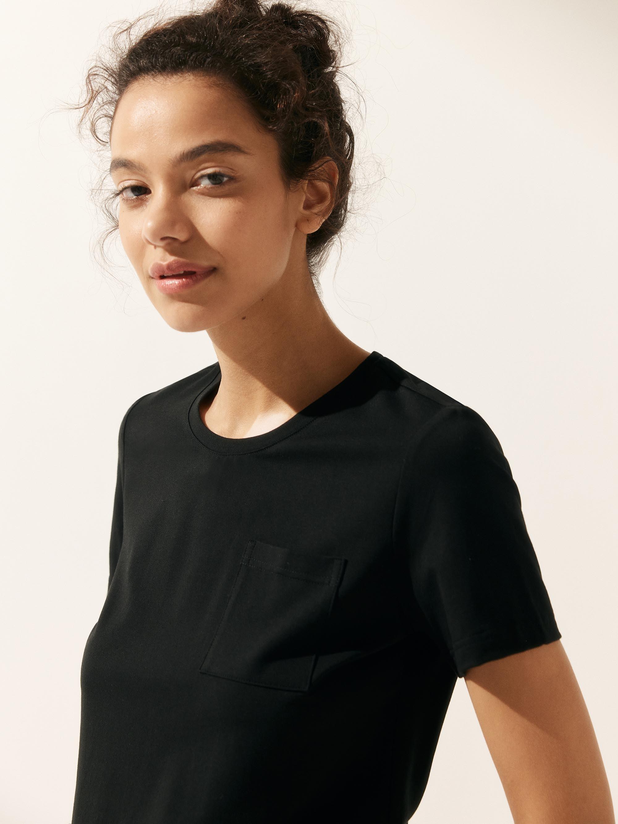 Stretch-Knit Bamboo Classic Basic Tee BELLE Stretch-Knit Bamboo Classic Basic Tee BELLE